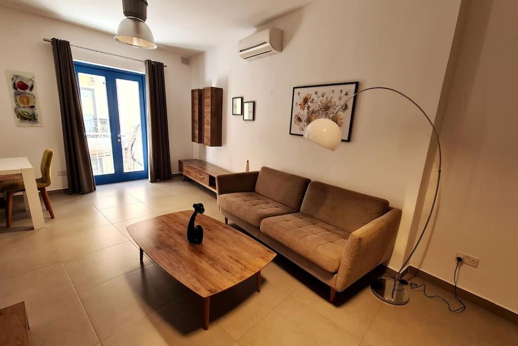 Cozy Inside.City & Beach Outside Apartamento Sliema Exterior foto