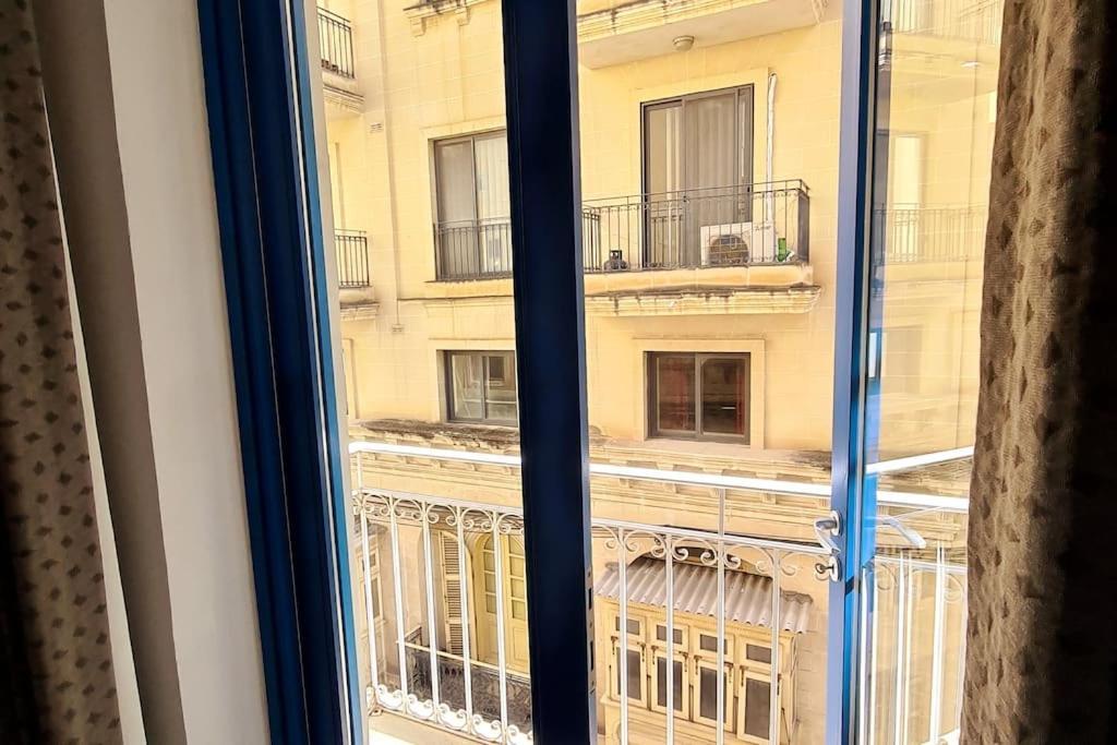 Cozy Inside.City & Beach Outside Apartamento Sliema Exterior foto