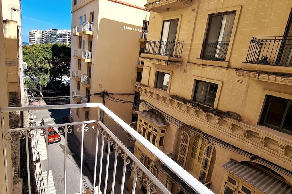 Cozy Inside.City & Beach Outside Apartamento Sliema Exterior foto
