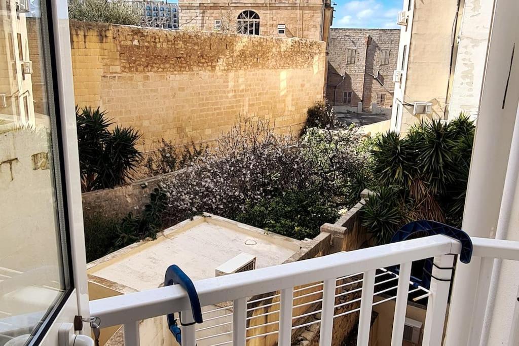 Cozy Inside.City & Beach Outside Apartamento Sliema Exterior foto